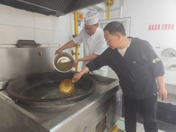 大盈家 清凉慰问送一线 关爱职工显担当
