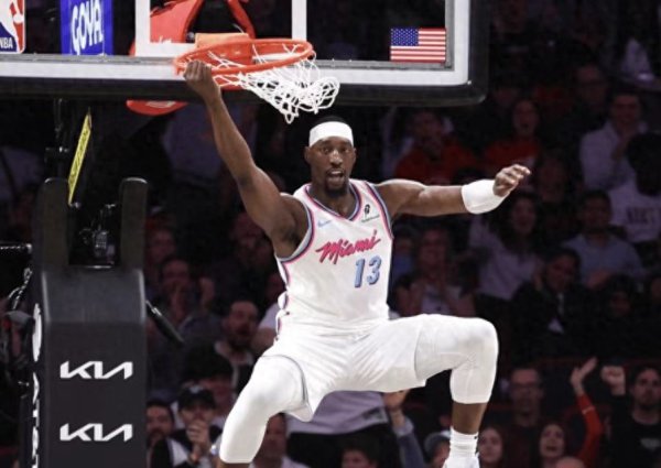 荣利通 惜败雄鹿! 鲍威尔18+2, 双塔都有组织能力, 热火首发4号位轰9+8+7